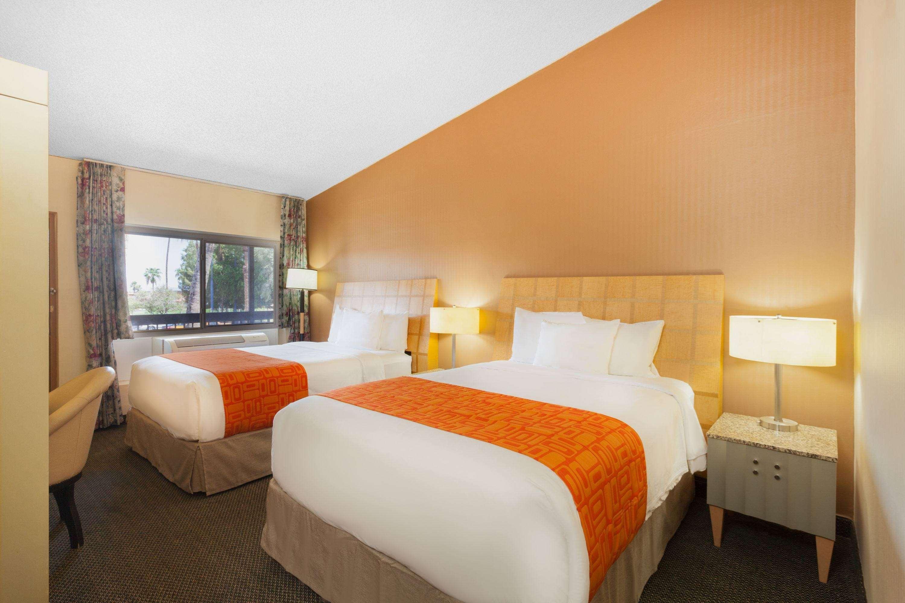 Howard Johnson By Wyndham Yuma Exterior foto